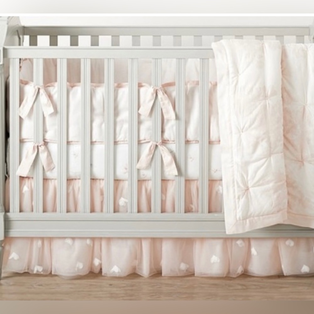 Monique Lhuillier crib Bedding
